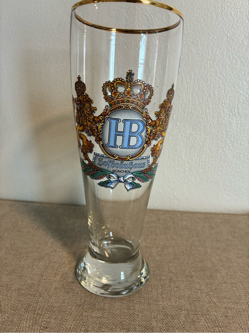 VTG Hofbräuhaus Munich HB Pilsner Glass with Blue and Gold Crest. Half liter EUC